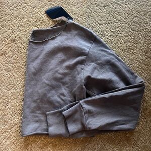 Brandy Melville cropped grey sweater